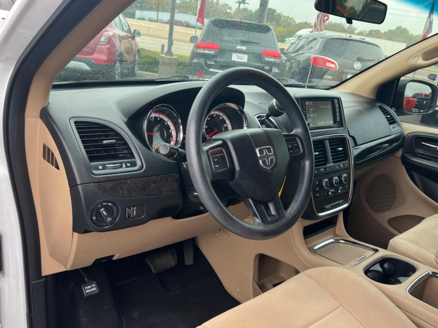 2014 WHITE Dodge Grand Caravan SXT (2C4RDGCG3ER) with an 3.6L V6 DOHC 24V engine, 6-Speed Automatic transmission, located at 420 I-35E, Lancaster, TX, 75146, (469) 297-4144, 32.593929, -96.823685 - Photo#1